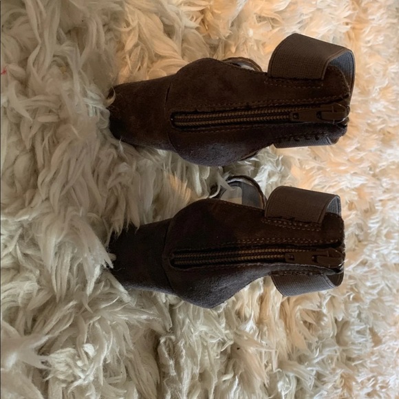 Heels - Picture 3 of 5